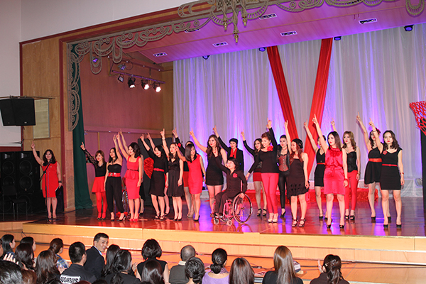 “Үтрээний хүүрнэл” жүжиг эмэгтэйчүүдийн эрхийг хамгааллаа